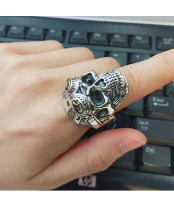 Bague Avec Tête de Mort et Casque Economisez 