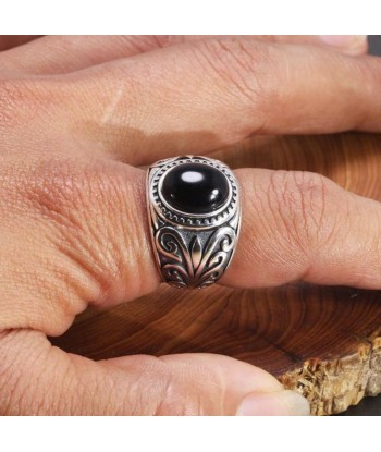 Bague Chevalière Homme avec Agate Noire Dans la société mordern