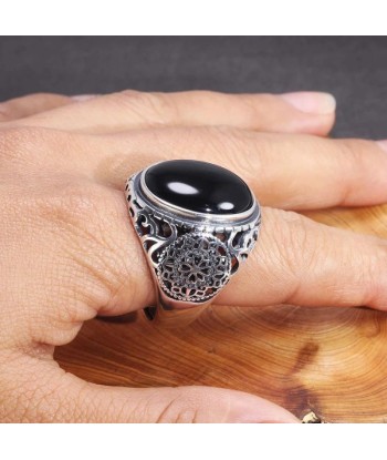 Bague Chevalière Onyx Fleur la colonne vertébrale