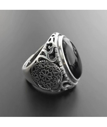 Bague Chevalière Onyx Fleur la colonne vertébrale