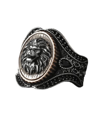 Bague Ancienne Lion Véritable concentré