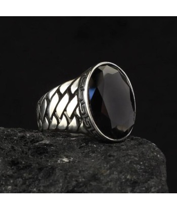 Bague Vintage Pierre Noire est présent 