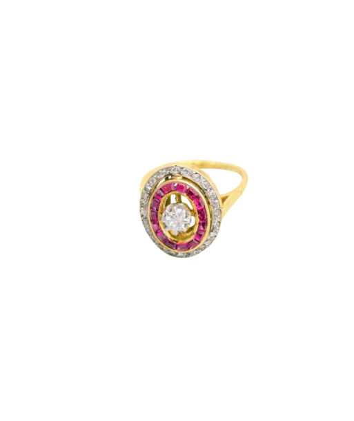 Bague or jaune 750 ovale avec diamants et rubis Dans la société mordern