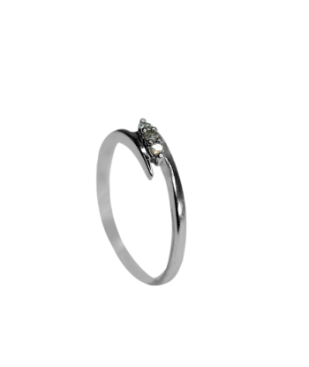 Bague or gris 375 pinçant 3 diamants ou a consommer sur place