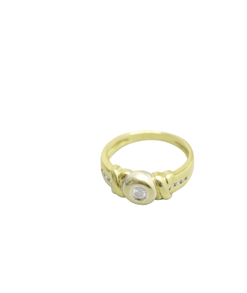 Bague or jaune sertie de 7 diamants sur le site 