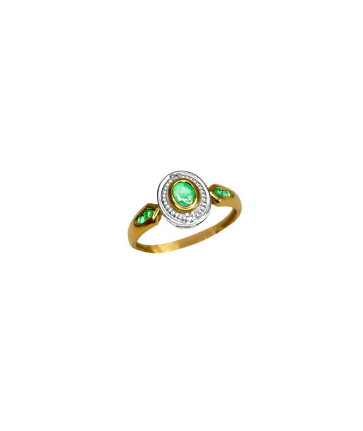 Bague or jaune 750, émeraude centrale en cabochon En savoir plus